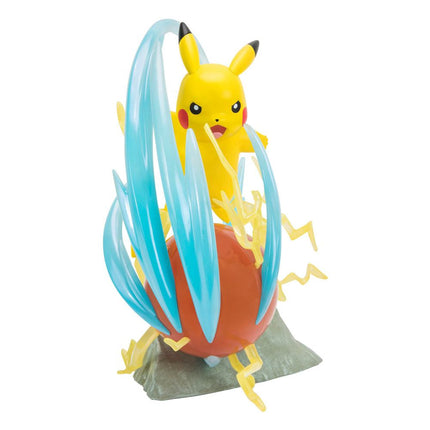 Pokemon 25-lecie Light-Up Deluxe Statuetka Pikachu 33 cm
